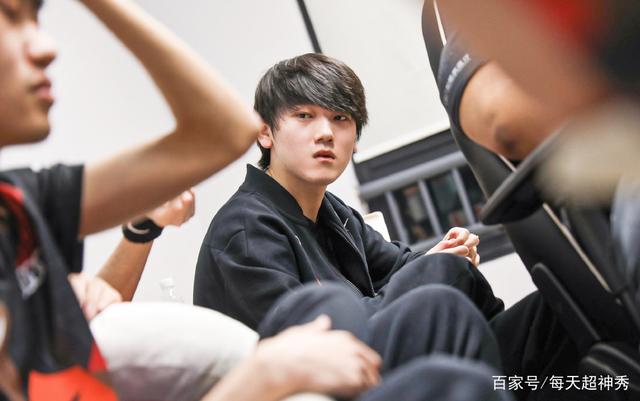 乐动·LDSports(中国)体育官网-东契奇焦点对战，JackeyLove与50激战RNG分钟，领先优势明显胜负难料！